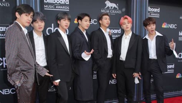 BTS Cozies Up To Ciara & Her Son Future In Adorable BBMAs Moment — Watch