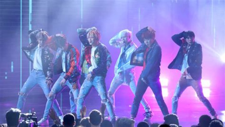 BTS Fans Vote For Billboard Music Awards’ Top Social Artist Category – Hollywood Life