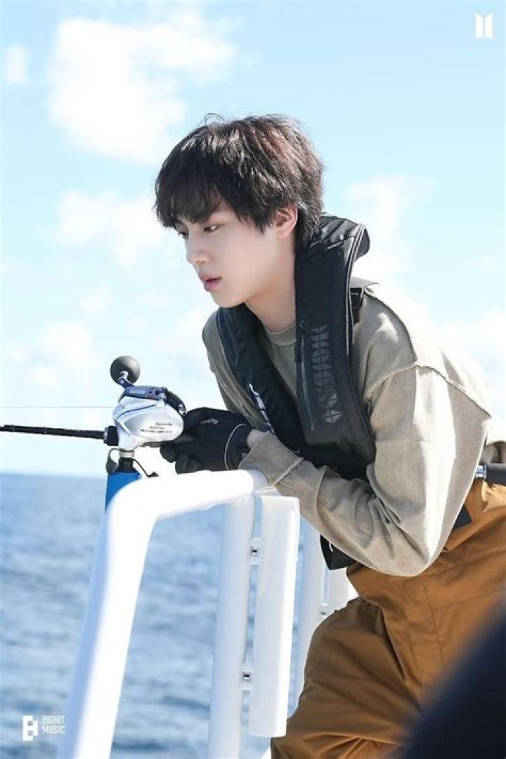 BTS’ Suga Goes Fishing, Takes A Nap, Chows Down On Food & More In Vacation Vlog — Watch