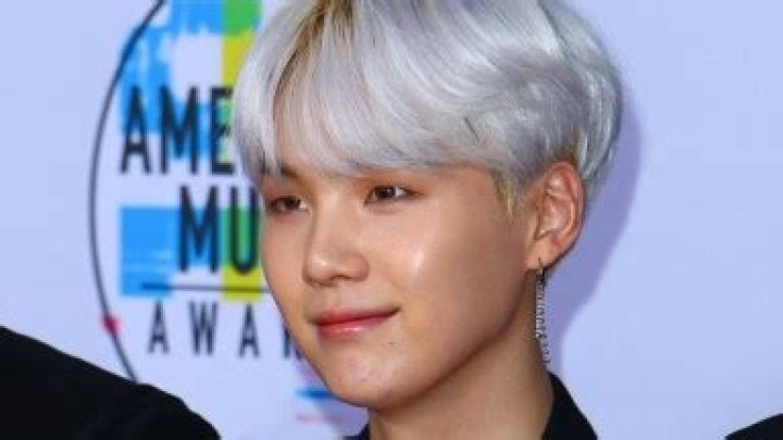 BTS’ Suga Rubs His Shoulder In Pain During Muster Performance & Fans Send ‘Get Well’ Wishes