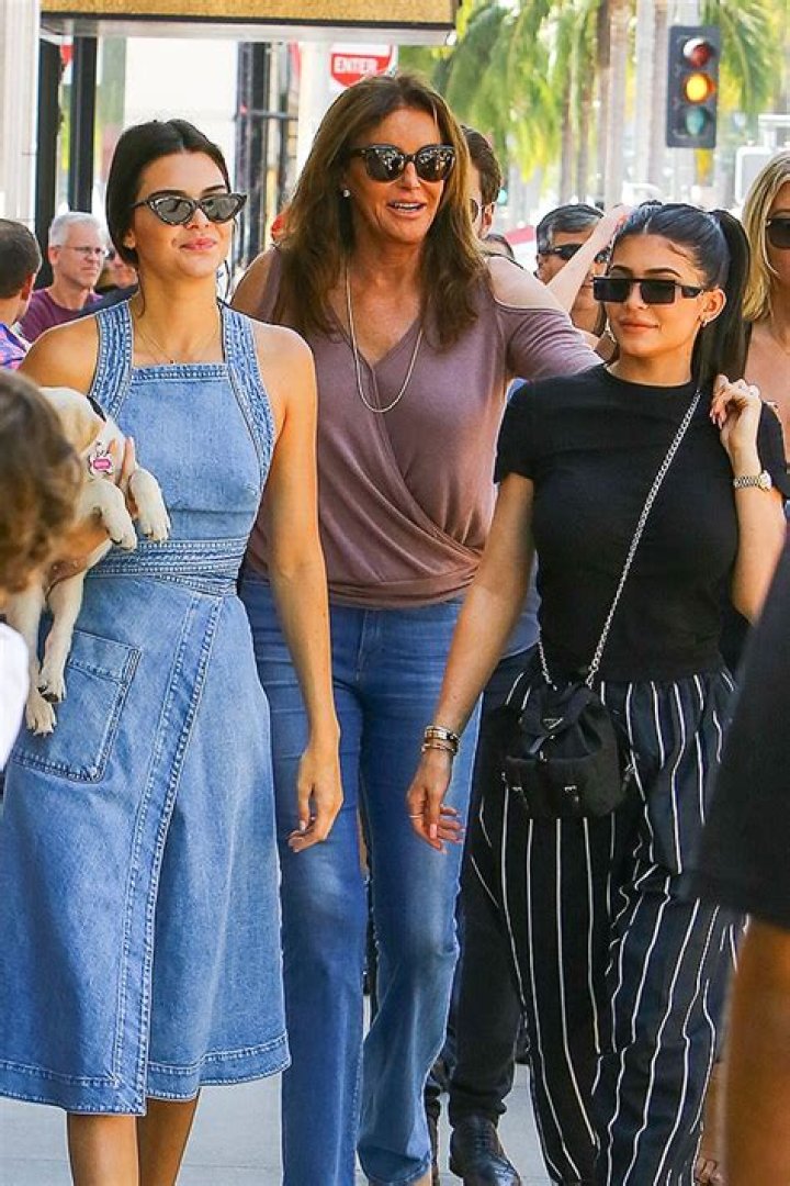 Caitlyn Jenner On ‘The Masked Singer’ & Kendall & Kylie’s Reaction – Hollywood Life