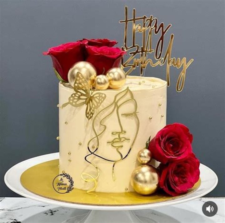 Cake Photo – Hollywood Life