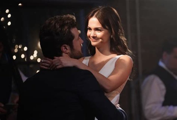 Callie & Jamie’s Relationship & More – Hollywood Life