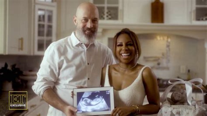 Candiace Dillard Takes A Pregnancy Test — Recap – Hollywood Life