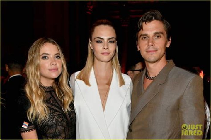 Cara Delevingne & Ashley Benson Not Married Despite Report – Hollywood Life