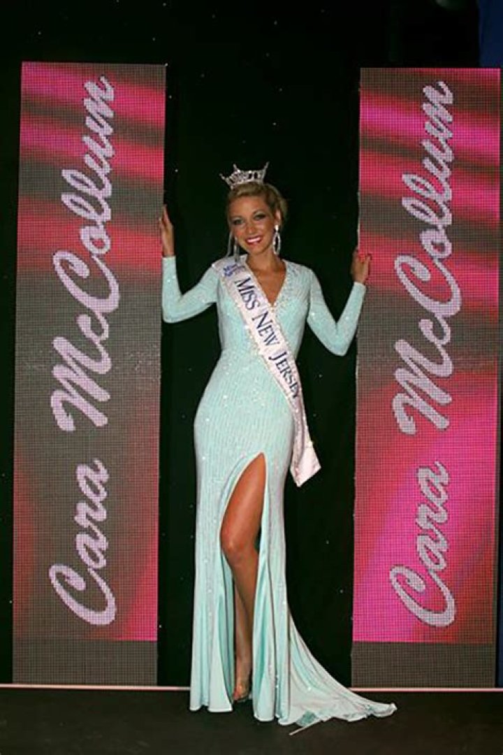 Cara McCollum — Pics
