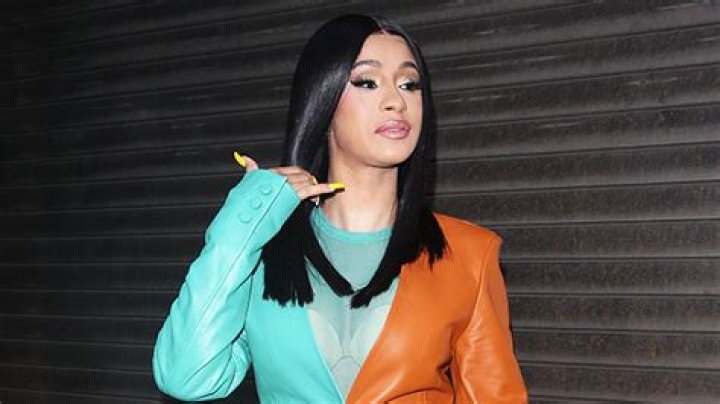 Cardi B Defends Herself Over Controversial Valentine’s Day Opinion – Hollywood Life