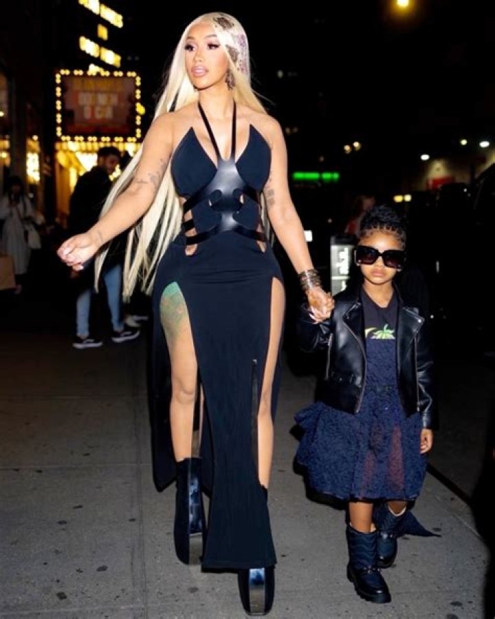 Cardi B Rocks Corset & Holds Hands With Offset At 30th Birthday – Hollywood Life
