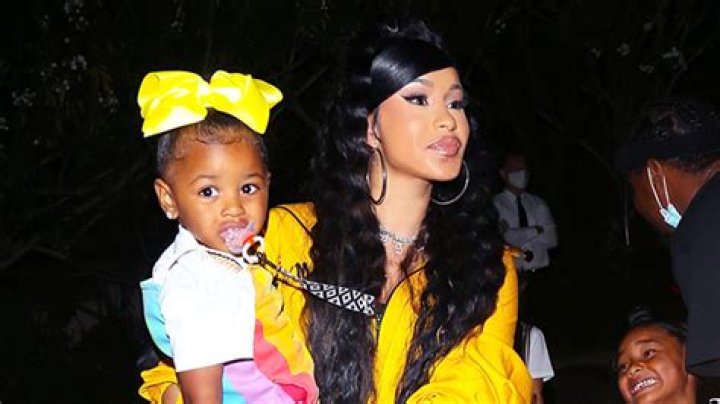 Cardi B’s Daughter Kulture Rocks Big Pink Bow & Balmain Handbag – Hollywood Life