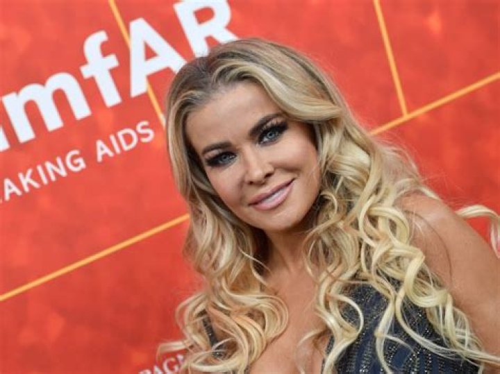 Carmen Electra Celebrates 50th Birthday With A Sexy Bikini Video – Hollywood Life