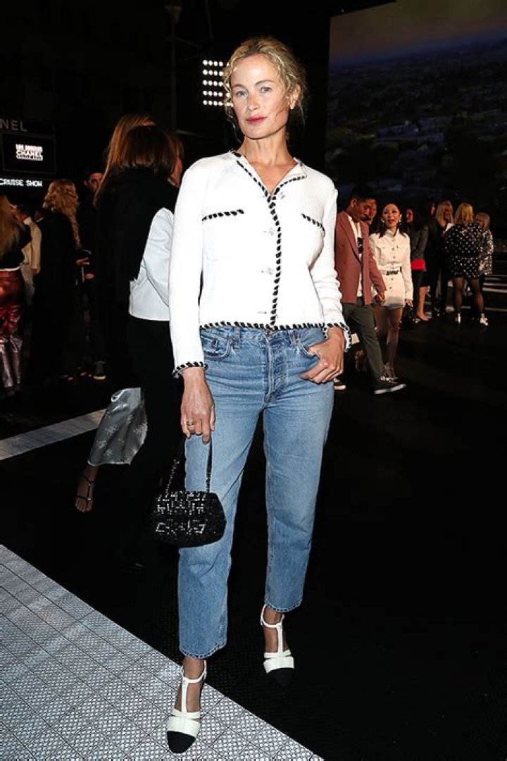 Carolyn Murphy In Rare Appearance At Chanel Show: Photo – Hollywood Life