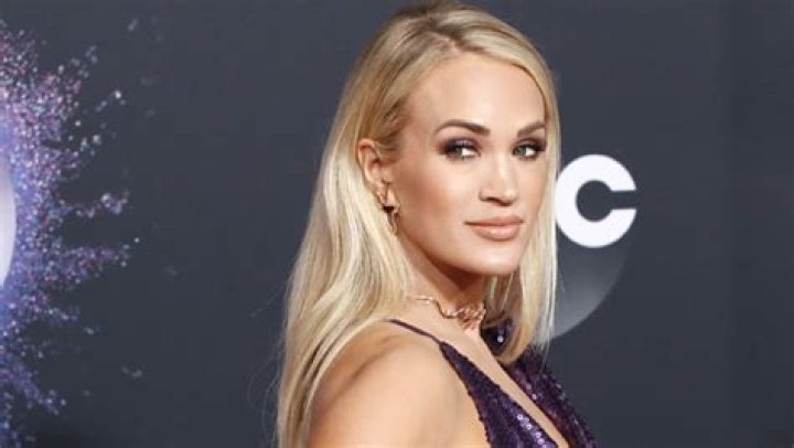 Carrie Underwood Wears No MakeUp At The Gym In New Pic – Hollywood Life