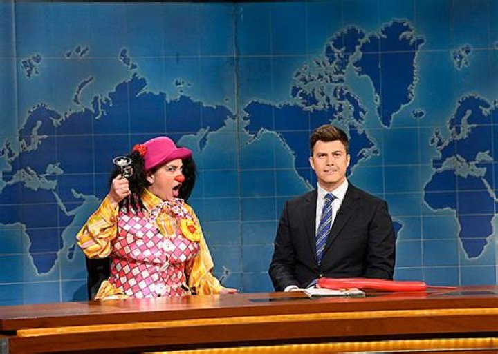Cecily Strong Stands Up For Abortion As A Clown On ‘SNL’ – Hollywood Life