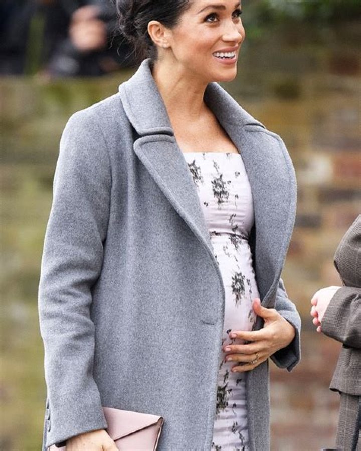 Celeb Moms Cradling Baby Bumps: Photos