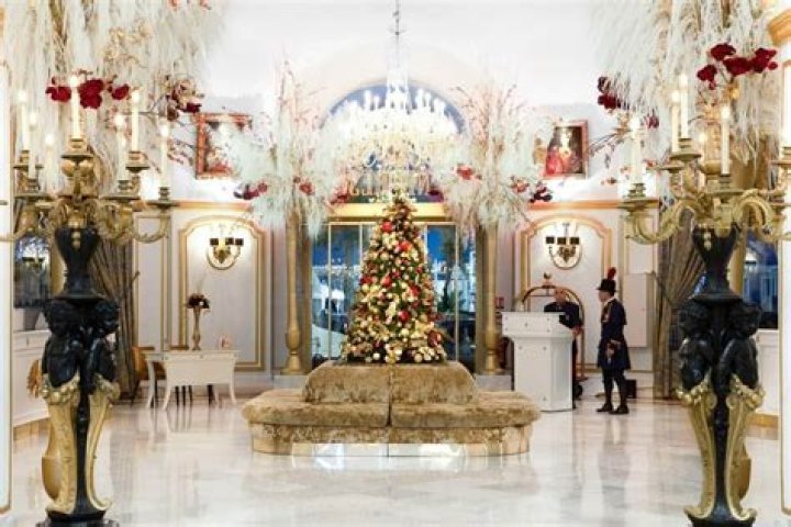 Celebrities’ Most Stunning Christmas Trees 2022: Photos – Hollywood Life