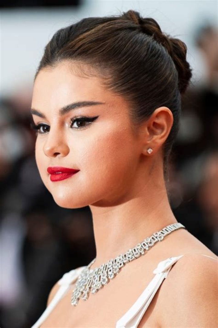 Celebrities Updo Hairstyles — See Pics – Hollywood Life