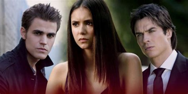 Celebrities Who Love ‘The Vampire Diaries’ — Kelly Clarkson & More – Hollywood Life