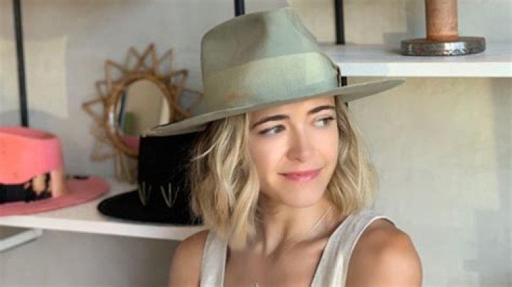Celebrity Hat Designer, Teressa Foglia Reveals How To Pick The Perfect Hat For Any Face Shape