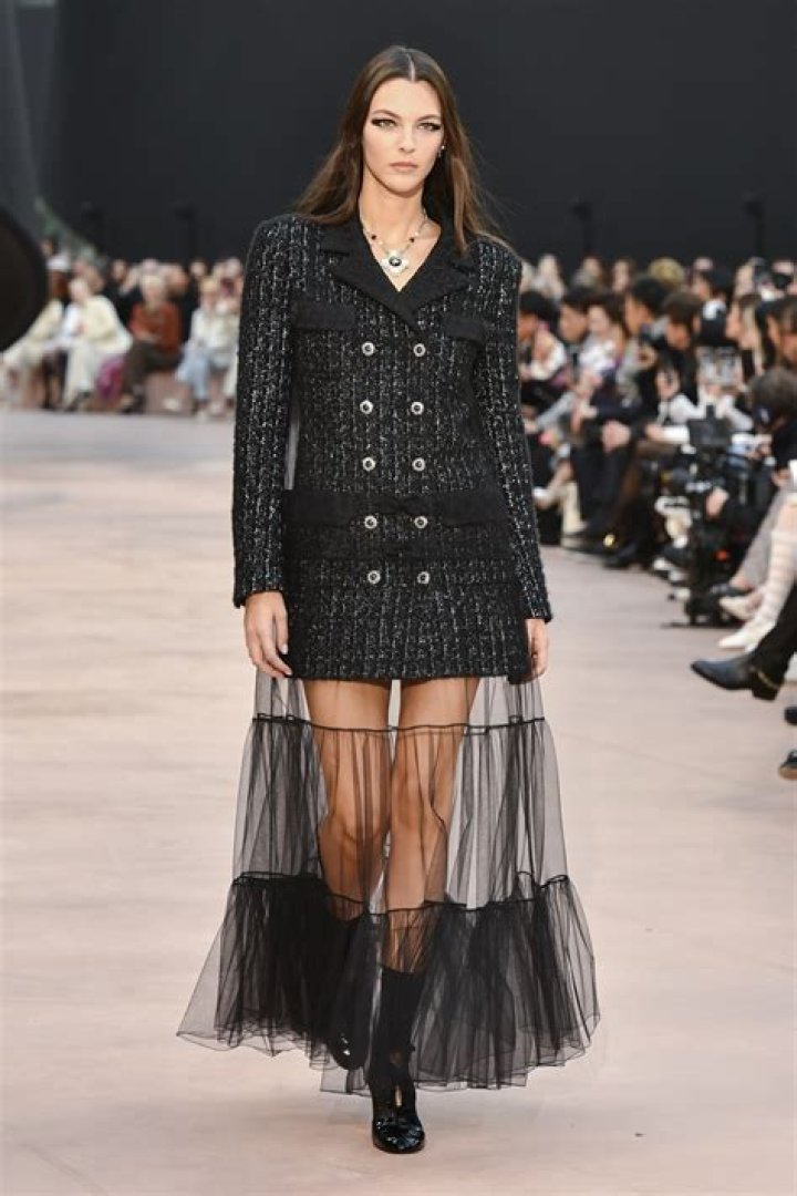 Chanel Show Paris Fashion Week Photo – Hollywood Life