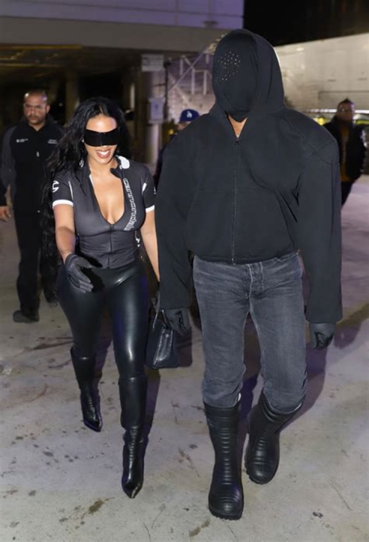 Chaney Jones & Kanye West At Lakers Game: Photos – Hollywood Life