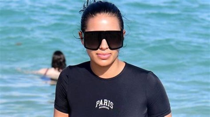 Chaney Jones Poses Just Like Kim Kardashian & Looks Identical To Her In New Bikini Pics