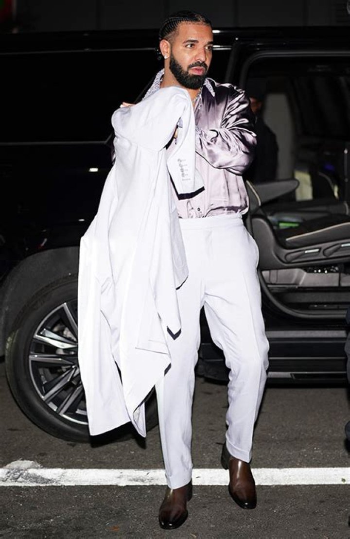 Chaney Jones’s Outfit At Drake’s Birthday Party Turns Heads: Photos – Hollywood Life