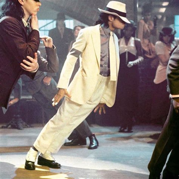 Channels Michael Jackson’s Iconic Look – Hollywood Life