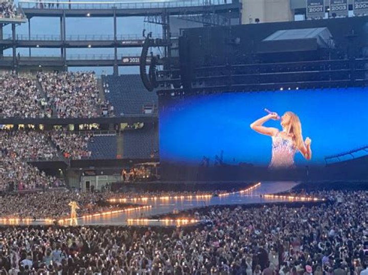 Channing Tatum Seen Dancing At Taylor Swift Concert With Daughter – Hollywood Life