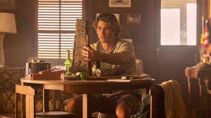 Chase Stokes Pleads With Fans to Not Spoil ‘Outer Banks’ Season 4 – Hollywood Life