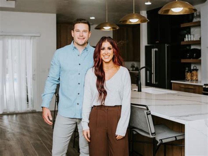 Chelsea Houska’s Hot Husband Cole DeBoer Goes Shirtless To Show Off Ripped Muscles In New Pic
