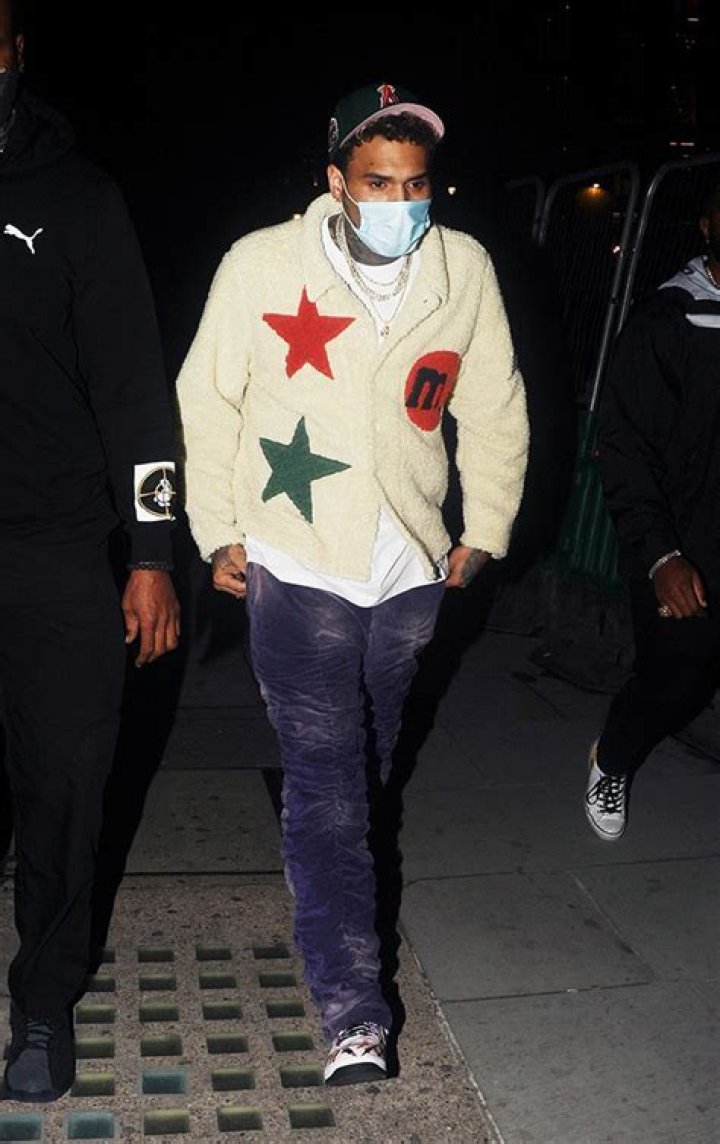Chris Brown In London With Gina Huynh After Ammika Harris Reunion – Hollywood Life