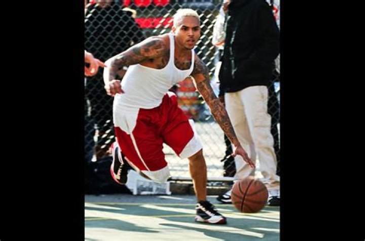 Chris Brown & Royalty Playing Basketball In Video Shared By His Mom – Hollywood Life