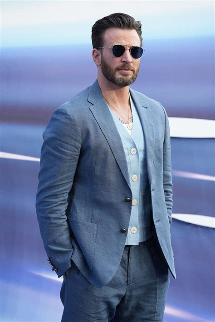 Chris Evans, 41, Reveals Whether He Wants Marriage & Kids – Hollywood Life