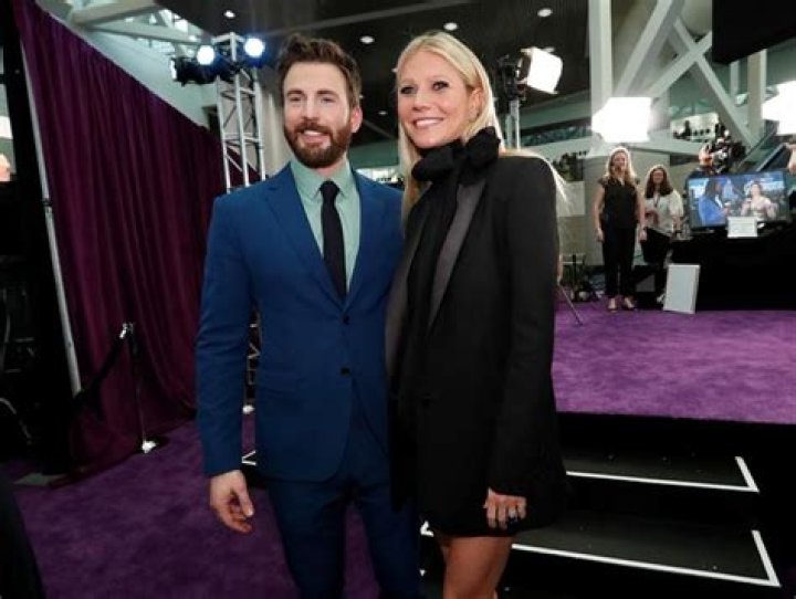Chris Evans & Sister At Oscars — Adorably Brings Big Sis As His Date – Hollywood Life