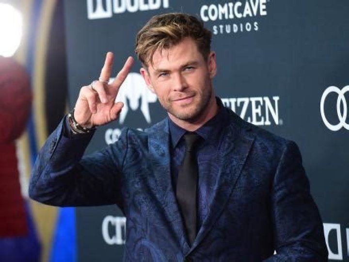 Chris Hemsworth Calls His ‘Thor: Love and Thunder’ Performance a ‘Parody’ of Himself