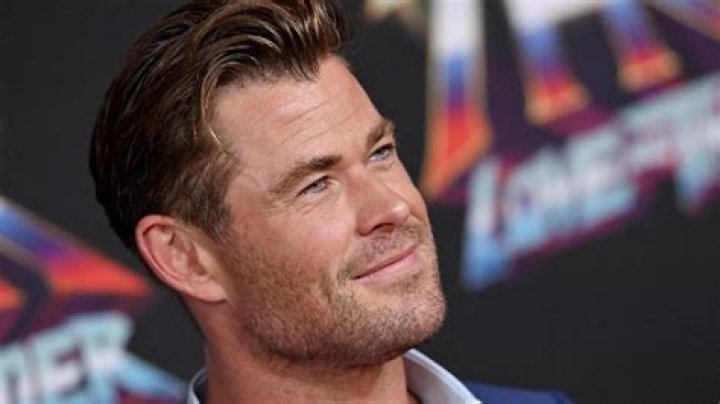 Chris Hemsworth Takes Acting Break Following Alzheimer’s News – Hollywood Life