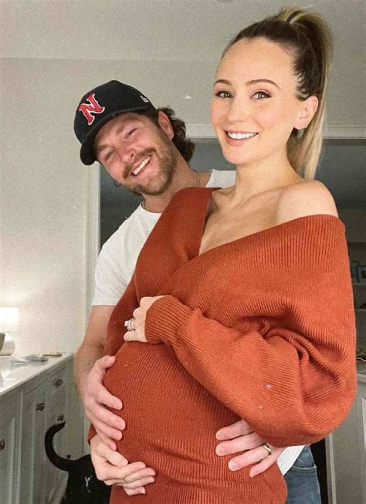 Chris Lane & Lauren Bushnell Expecting Baby No. 2: See Baby Bump Photo