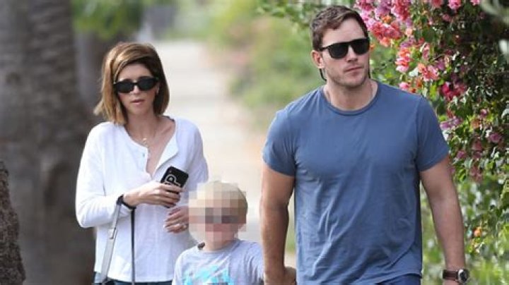 Chris Pratt’s Son Jack, 10, & Daughter Lyla, 2, Get Into Holiday Spirit With Rare Photo Together
