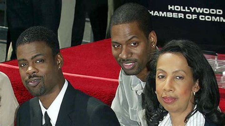 Chris Rock’s Brother Tony Jokes About Will Smith’s Oscars Slap – Hollywood Life