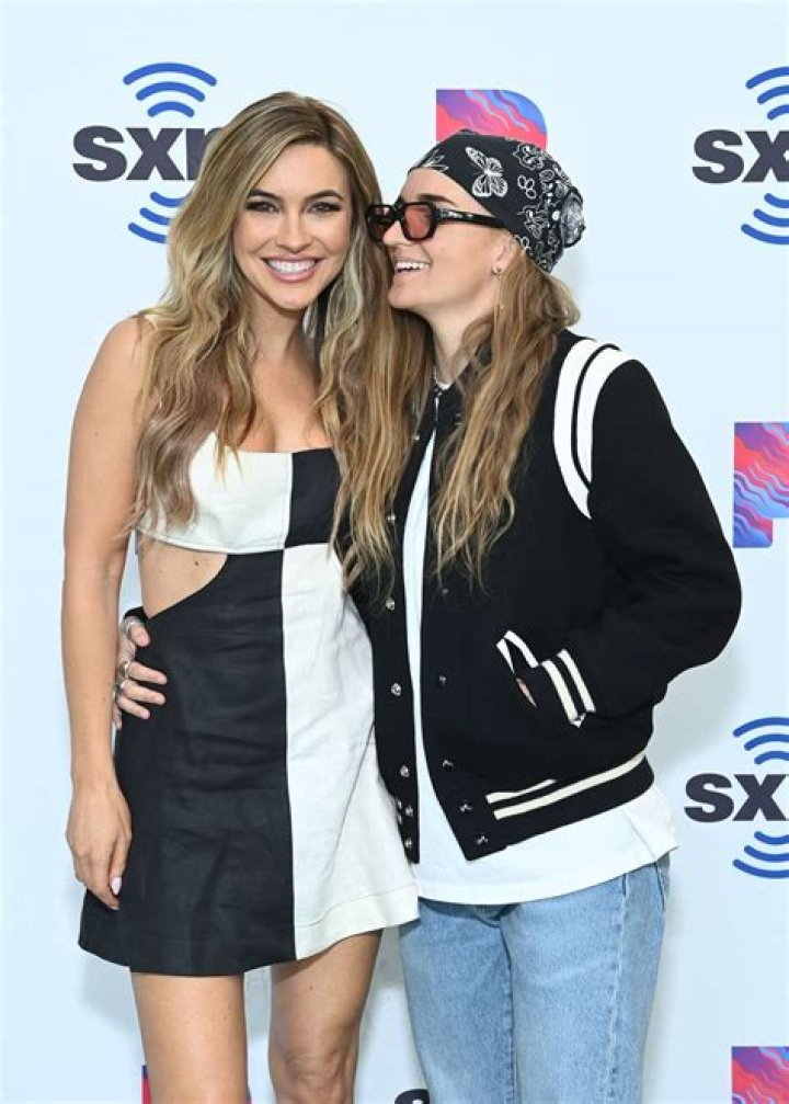 Chrishell Stause Fires Back At Hater Who Calls Her ‘Fake’ & More: ‘I Am Not The Miserable One Here’