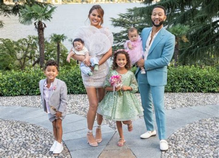 Chrissy Teigen & John Legend’s Kids Look Grown Up In Wedding Photos – Hollywood Life