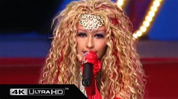 Christina Aguilera & Lil Kim’s ‘Lady Marmalade’ NYC Performance: WATCH – Hollywood Life