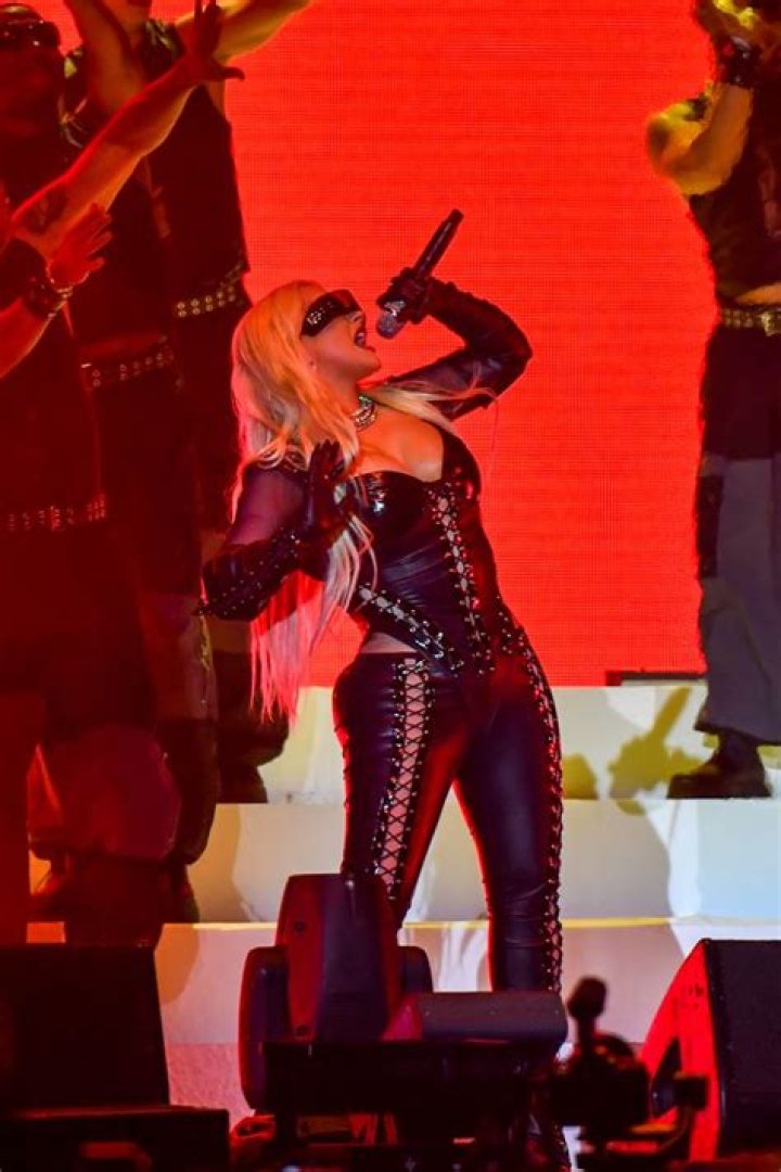 Christina Aguilera Rocks Metal Bodysuit For Sexy Performance In Spain: Photos