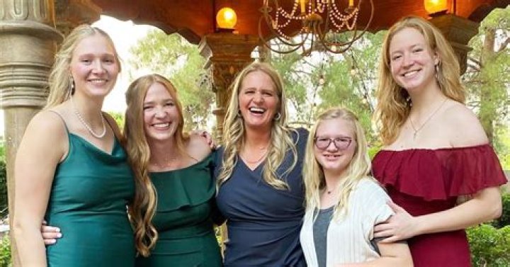 Christine Brown & Daughters Seen At Gwendlyn’s Engagement Party: Photo – Hollywood Life