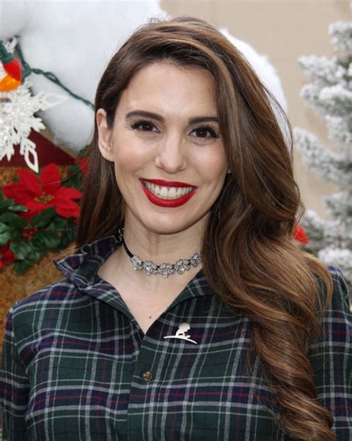 Christy Carlson Romano — Pics – Hollywood Life