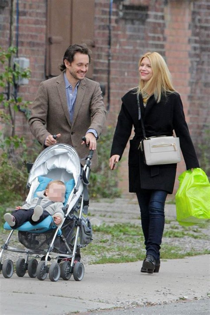 Claire Danes & Hugh Dancy Hold Hands With Kids In New York: Photos – Hollywood Life