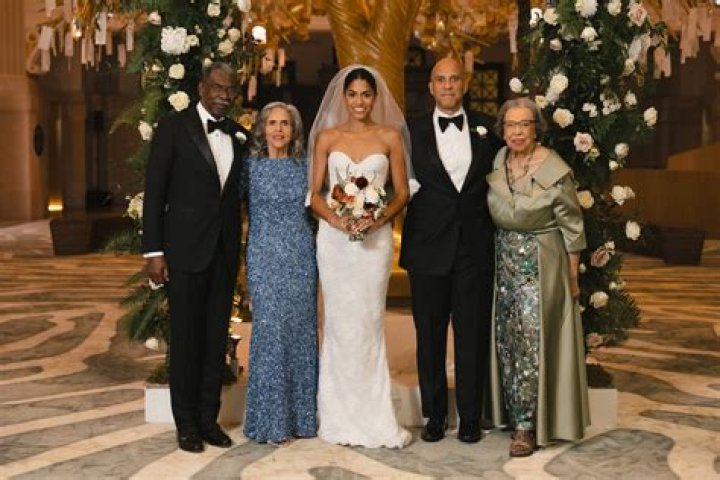 Cory Booker, 50, & Rosario Dawson, 40, Spend The Holidays With Her Family: They ‘Like Him A Lot’