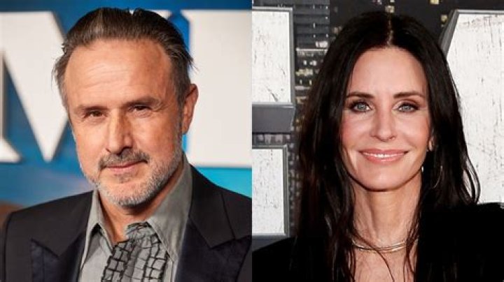 Courteney Cox & David Beckham’s Hot Tub Hangout: Pics – Hollywood Life