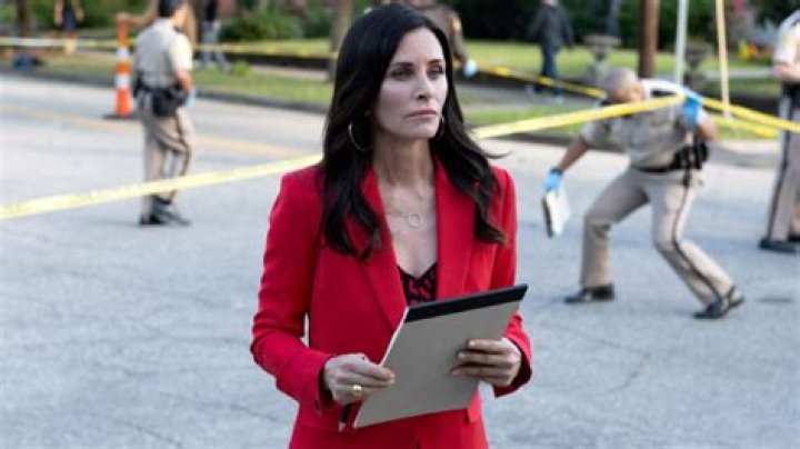 Courteney Cox Seen In ‘Scream 6’s First Photos – Hollywood Life