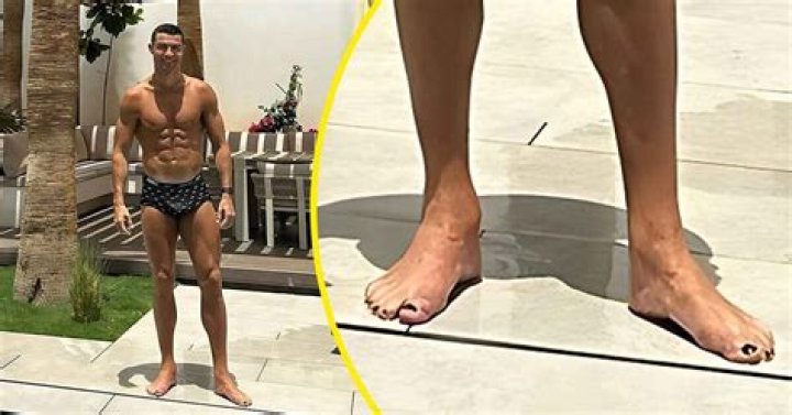 Cristiano Ronaldo Shirtless & Black Toe Nail Polish: Photos – Hollywood Life